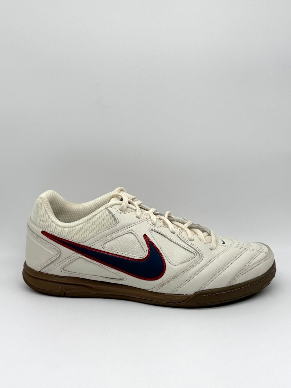 Nike Gato Mens Pale Ivory Red Thunder Blue Sz 10.5 IH4380-110 Indoor Soccer